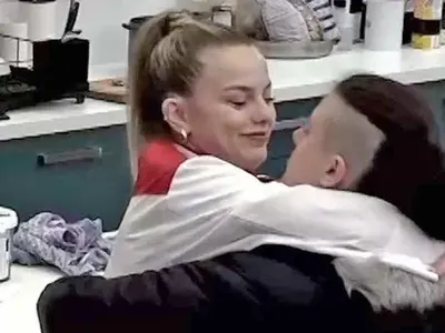 Ето го МЪЖКОТО гаджето на Виктория от лесбоаферата в "Хелс китчън" СНИМКИ