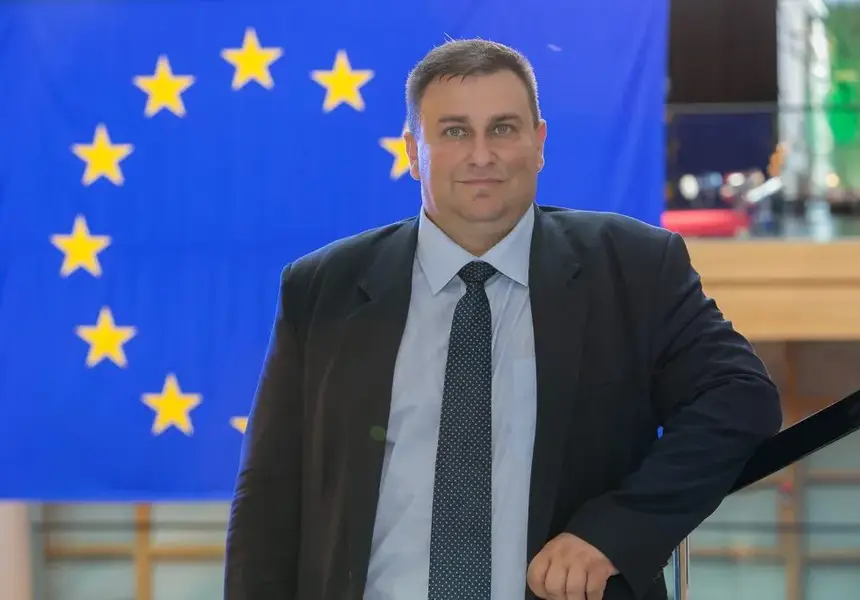 Евродепутатът Емил Радев разкова Теодора Георгиева: Може да е нарушила регламента на Европрокуратурата с намесата си в много случаи