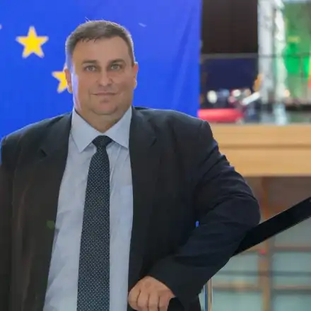 Евродепутатът Емил Радев разкова Теодора Георгиева: Може да е нарушила регламента на Европрокуратурата с намесата си в много случаи