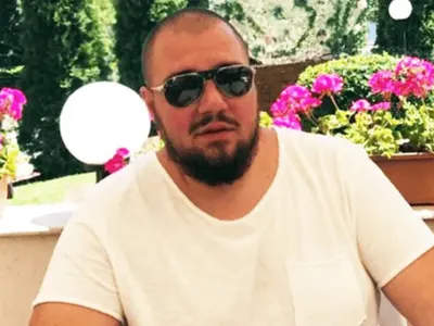 Фалиралият баровец Християн Гущеров преспал с 8 чалга певици