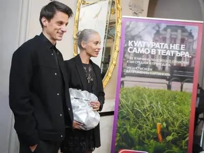 ФОТО БОМБА: Ето къде и с кого спипаха новото гадже на Радина Кърджилова! (СНИМКИ на Пламен Димов)