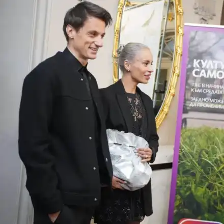 ФОТО БОМБА: Ето къде и с кого спипаха новото гадже на Радина Кърджилова! (СНИМКИ на Пламен Димов)