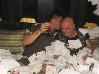 Фънки купи Мерцедеси  на децата