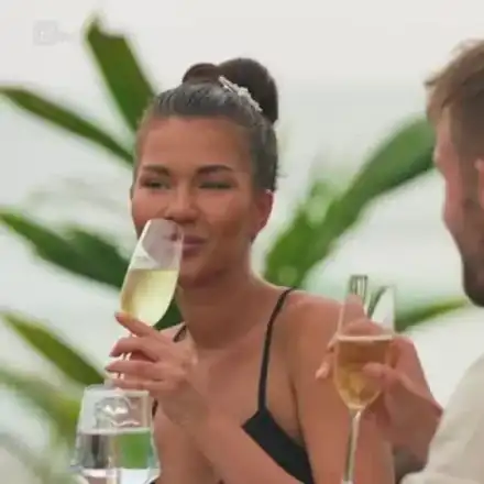 ГРЪМ!! Ергенката Косара ще се омъжва – кой е щастливецът?! (гадже ли криеше отвън - СНИМКИ)