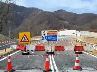 Гърция сложи яка бариера към морето, българите в шок