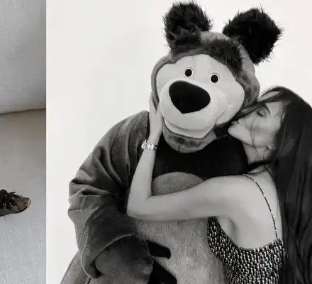 Хилядарки пръснаха Ники и Николета за ЧРД на дъщеря си СНИМКИ