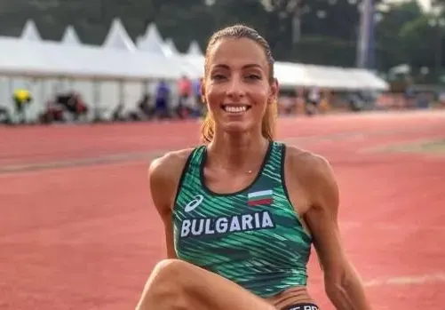 Ивет Лалова и Искра Донова може да са сестри