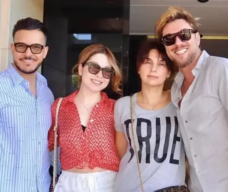 Жената на Миро няма против певецът да спи с пастора Максим