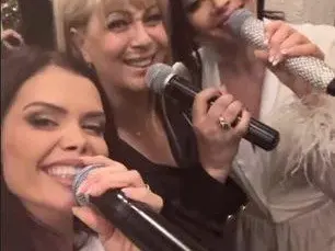 Женкарят си е женкар!! Жорж Башур "точи лиги" по Мария пред очите на Емилия и то навръх РД! (СНИМКИ от празника)