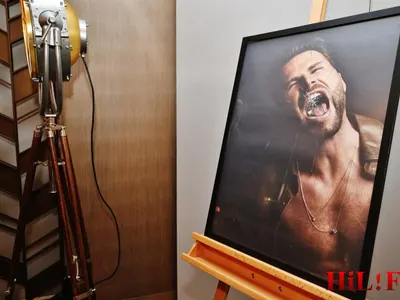 Книгата “АЗ” - моден шедьовър от Pitt Andreychev Снимки