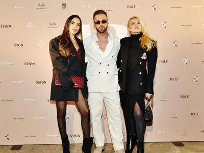 Книгата “АЗ” - моден шедьовър от Pitt Andreychev Снимки