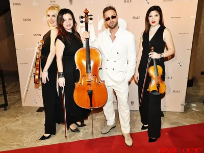 Книгата “АЗ” - моден шедьовър от Pitt Andreychev Снимки