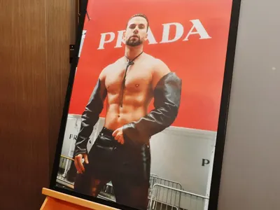 Книгата “АЗ” - моден шедьовър от Pitt Andreychev Снимки