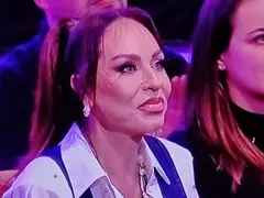 КОНФУЗ! Лъснаха в ефир мезоконците по лицето на Ивана (СНИМКИ)