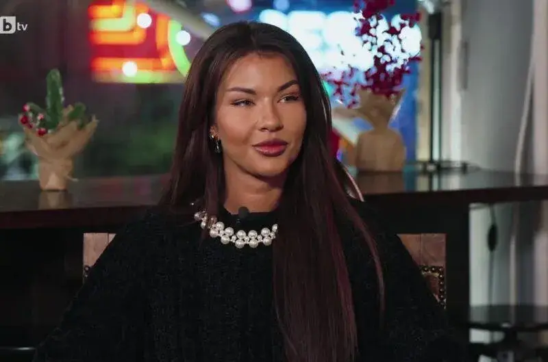 Косара от „Ергенът“: Нямам корекции по себе си! Да, бе, да (Виж тези снимки)