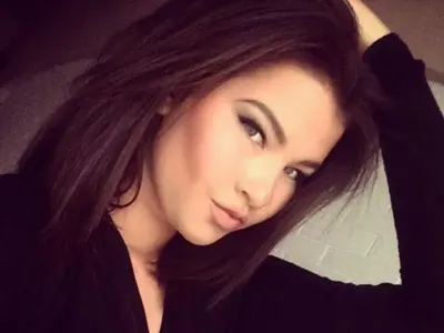 Косара от „Ергенът“: Нямам корекции по себе си! Да, бе, да (Виж тези снимки)