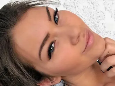 Косара от „Ергенът“: Нямам корекции по себе си! Да, бе, да (Виж тези снимки)