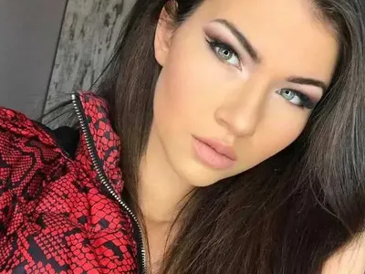 Косара от „Ергенът” си махнала силикона