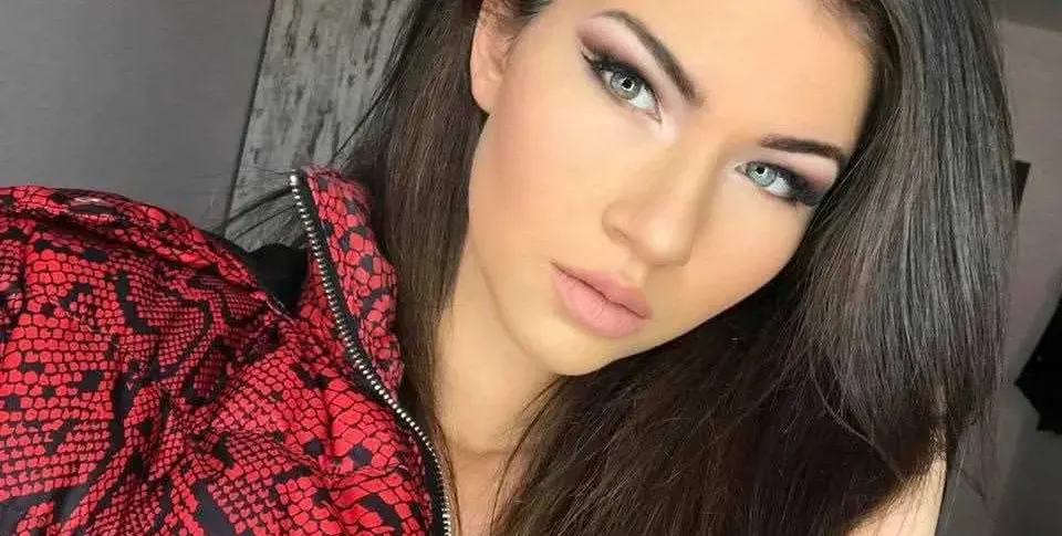 Косара от „Ергенът” си махнала силикона