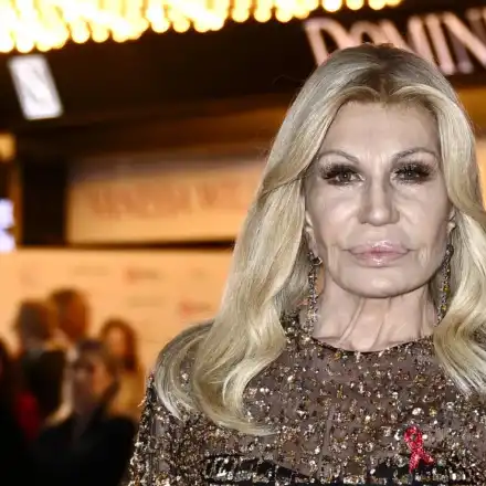 Краят на една ера. Донатела напусна модна къща Versace