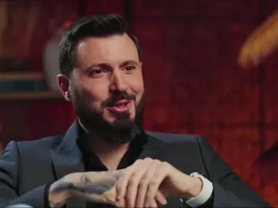 Любов ли – дръжки!! Мартин Николов се напи с участничките в „Ергенът“ накуп, замъкна ги на бар! (ето коя се представи като избраница на Виктор)