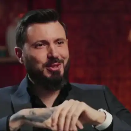 Любов ли – дръжки!! Мартин Николов се напи с участничките в „Ергенът“ накуп, замъкна ги на бар! (ето коя се представи като избраница на Виктор)