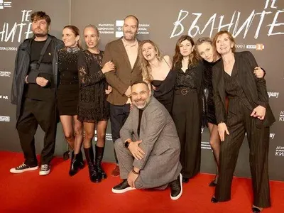 Мария Бакалова засенчи звездите на премиерата на "Те, вълните"