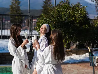 Maxi Park Hotel & SPA Велинград става женско царство за 8-ми март!