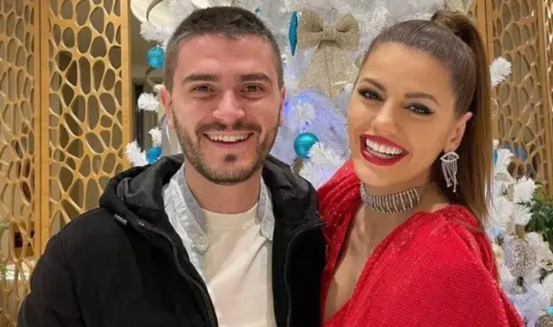 Михаела Филева отлага сватба с мениджър