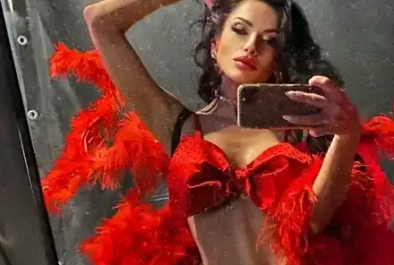 Миски си спретнаха секси парти по бельо ВИДЕО