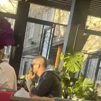 Мокрият сън на тийнейджърките  Емрах изпоти срамежливи фенки  (ФОТО)