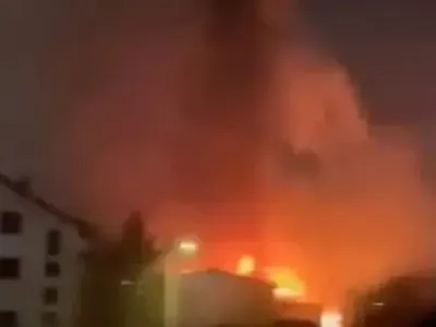 Моментът на ужаса! ВИДЕО показа как е пламнала дискотеката в Кочани