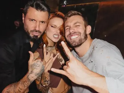 НАГРАБИХА СЕ ОЩЕ В КЛУБА: Ето с коя Мартин Николов се сцепи от с*кс преди дни! (СНИМКИ)