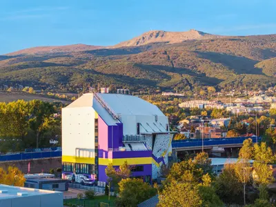 Най-голямата зала за катерене на Балканите – Балкан посрещна двукратната олимпийска шампионка Яня Гарнбрет