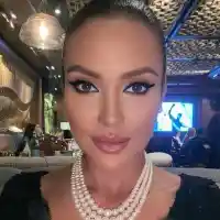 Наталия Гуркова сади дръвчета!