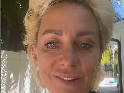 НЕ, НЕ Е ИНСУЛТ: Ботокс изкриви лицето на Нана, тя изрева! (връща се спешно у нас - СТРАХОВИТИ СНИМКИ)