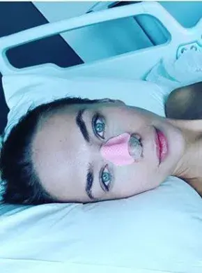 Носът на Райна Караянева щял да се разпадне като на Майкъл Джексън СНИМКИ
