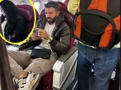 Опааа! Ето с коя се прибра Мартин от Шри Ланка (Изтече снимка от самолета)