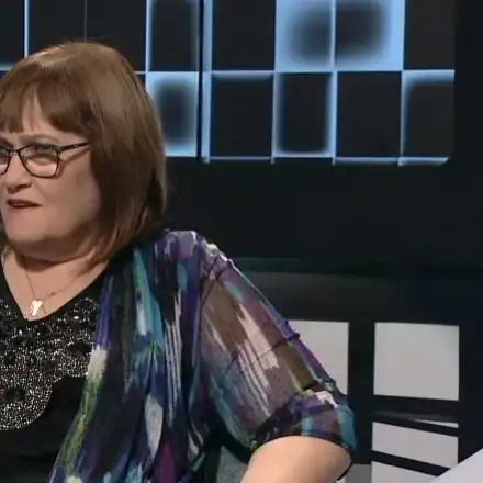 Поетесата легенда Маргарита Петкова: Пенсията ми стана 685 лева след последното увеличение, а парното ми за януари е 498 лева. И аз все пак успявам на магия да вържа бюджета си