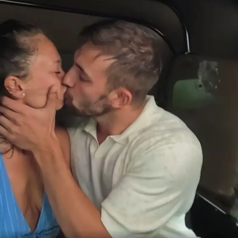 ПОПИЛЯХА Виктор след целувката в „Ергенът“! (ВИЖ най-забавните коментари)