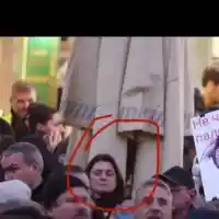 Позор! Васил Божков-Черепа и пудела Джейхан Ибрямов отвориха чекмеджето с кеша за нефелен протест пред Съдебната палата