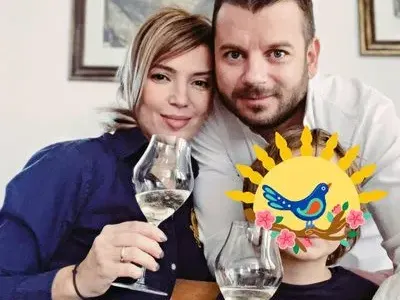 РЕВНИВИ СЪПРУГИ: Ирина Тенчева не се отделя от Иван в "Капките", дебне и на репетициите! (СНИМКИ)