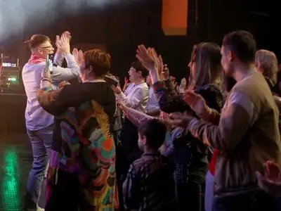 "Рики е повери" разцелуваха сина на Галена СНИМКИ