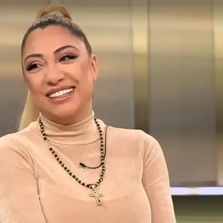 Роксана: Преди да стана известна, пълнех буркани с чушки в консервена фабрика