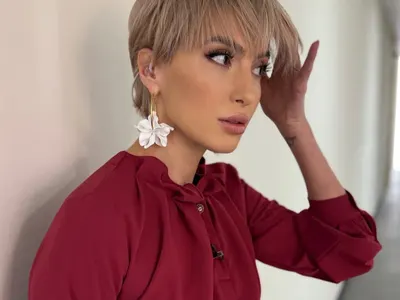 Ромина Андонова сменя палтата с пищни обеци