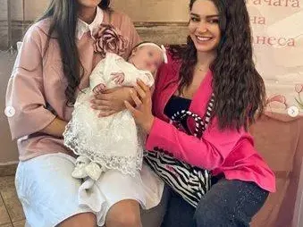 Секси пожарникарка от "Ергенът" роди тайно. Кой ли е бащата? СНИМКИ