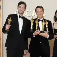 Шоу и блясък сред пепелта на Холивуд: Ейдриън Броуди и Майки Мадисън триумфираха на "Оскар" 2025 (снимки/видео)