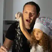 Щерката на Орлин Павлов – артист като него