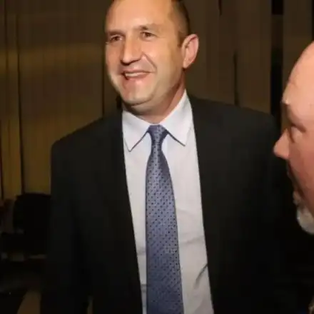 Синът на приватизатора на "Мраз" изпълзя да брани кукловодите си!