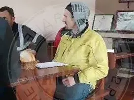 След като бе пуснат от ареста: Димо Алексиев обикаля дегизиран по заведения извън София (Снимки)